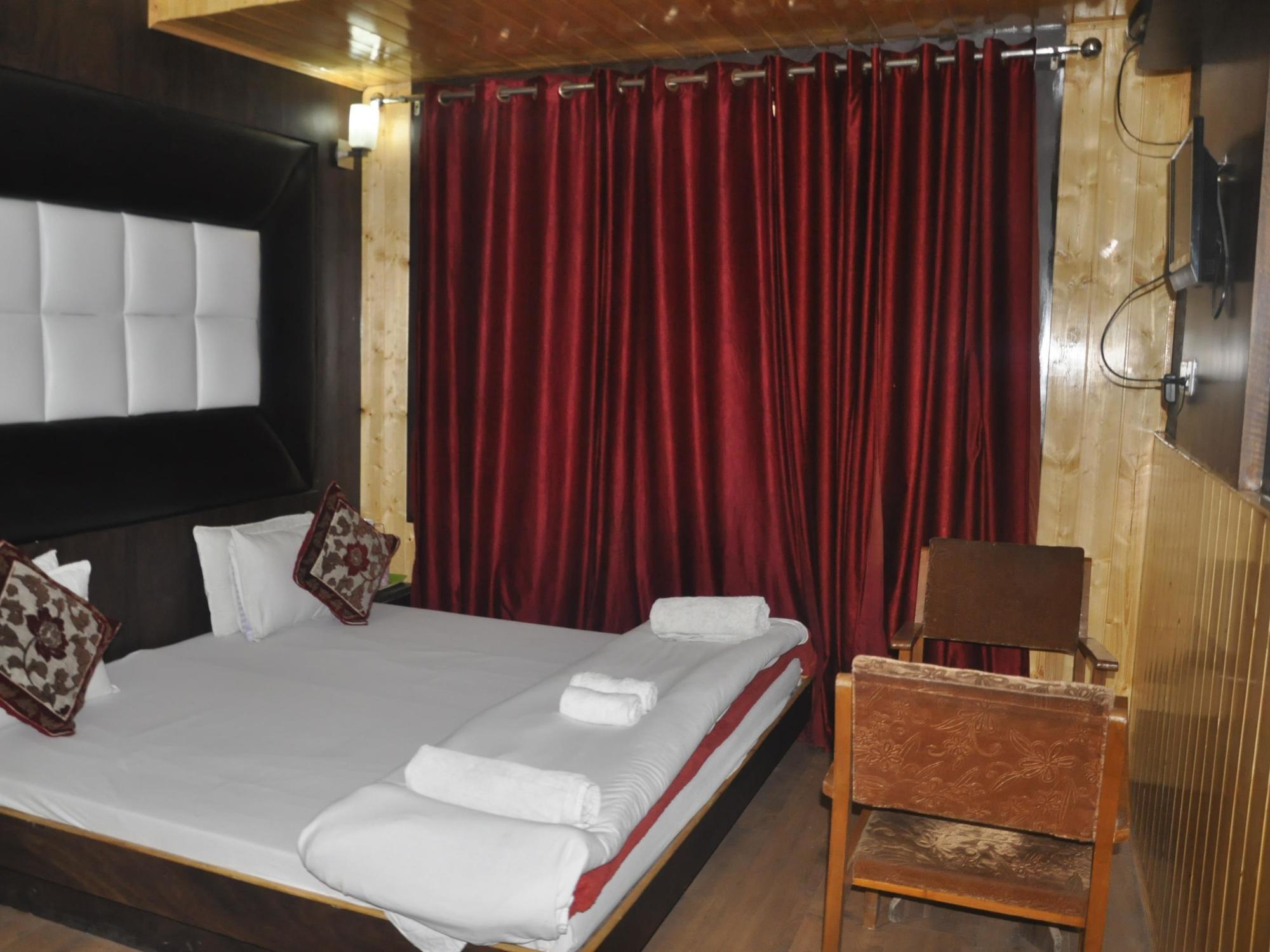 Hotel Azad Durgjan Eksteriør billede